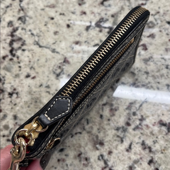 Dooney & Bourke Black Wristlet Card Holder EUC - Picture 7 of 9